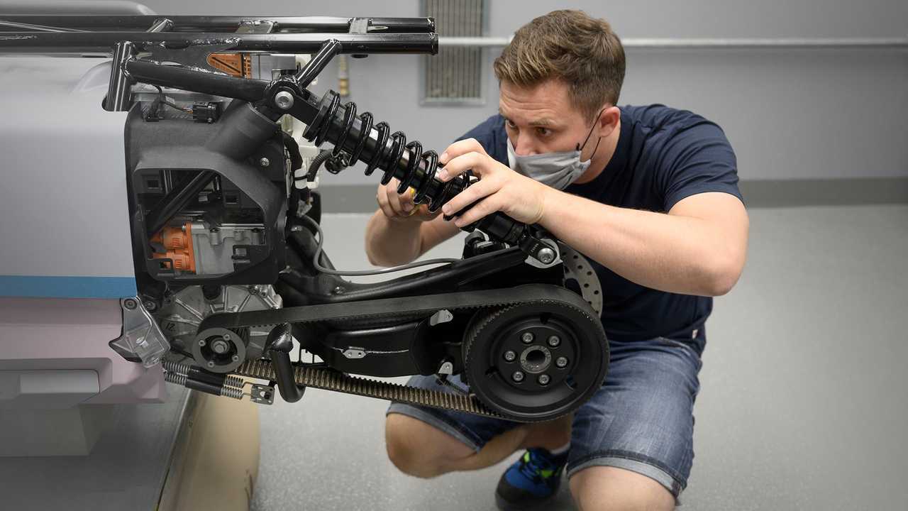 BMW Motorrad Definizione CE 04 (2021)