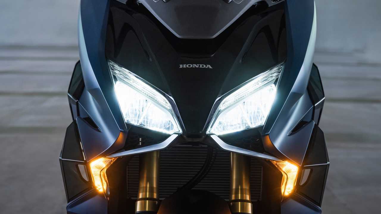 Honda Forza 750 - Details
