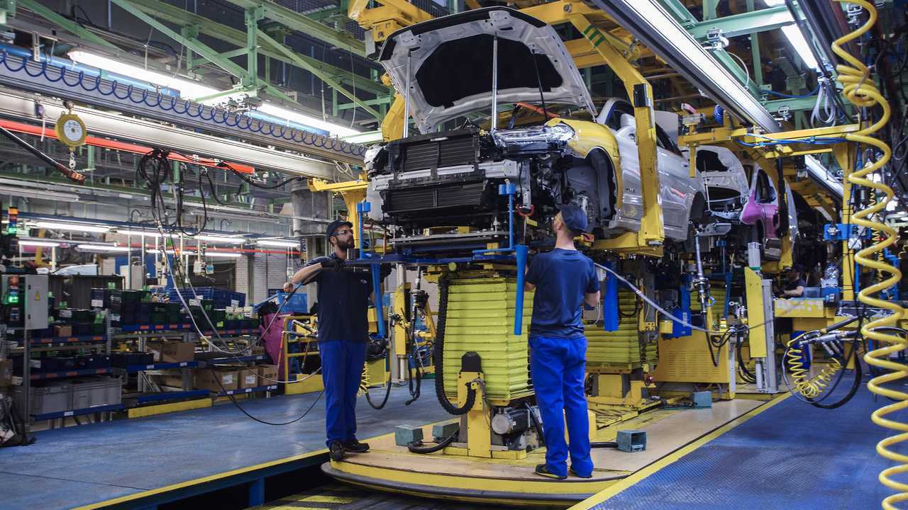 Ford Mondeo Hybrid production start Valencia 2014