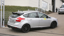 2016 Ford Focus RS mule spy photo