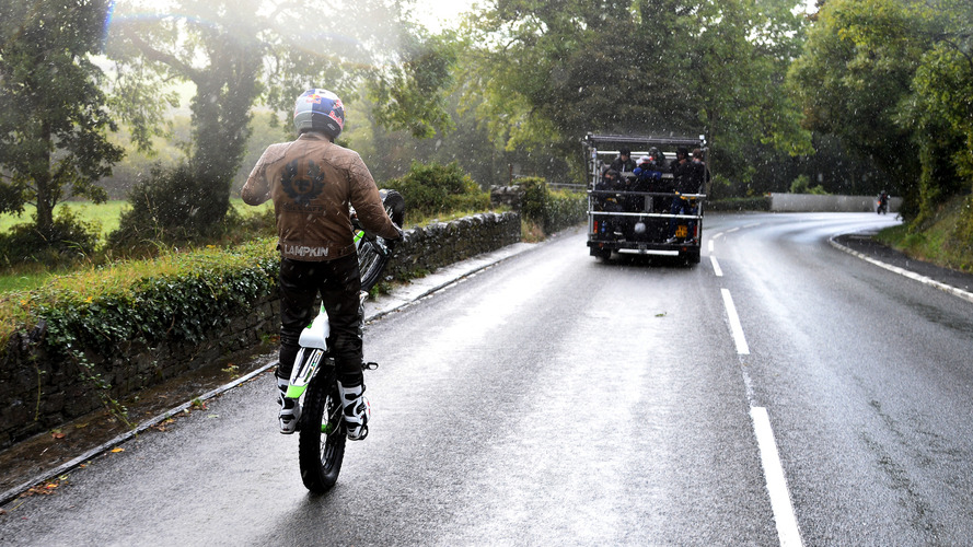 Dougie Lampkin mono-wheeling Isle of Man course