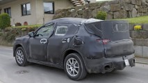 Alfa Romeo Stelvio'nun kamuflajlı hali, yükseltilmiş bir Giulia'ya benziyor