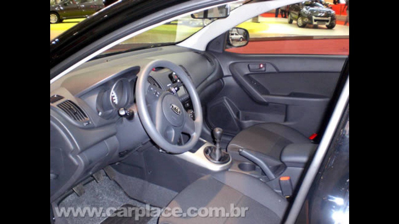 Salão do Automóvel 2008 - Novo Kia Cerato chega em 2009 e pode ser Flex
