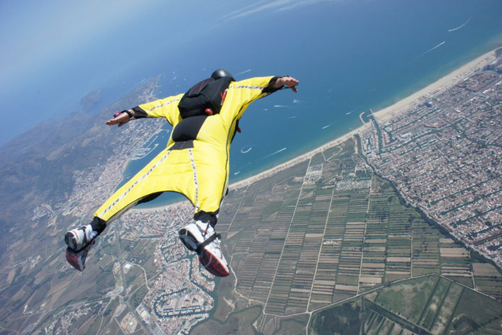 Mystery Flying Man Spooks Pilots over UK