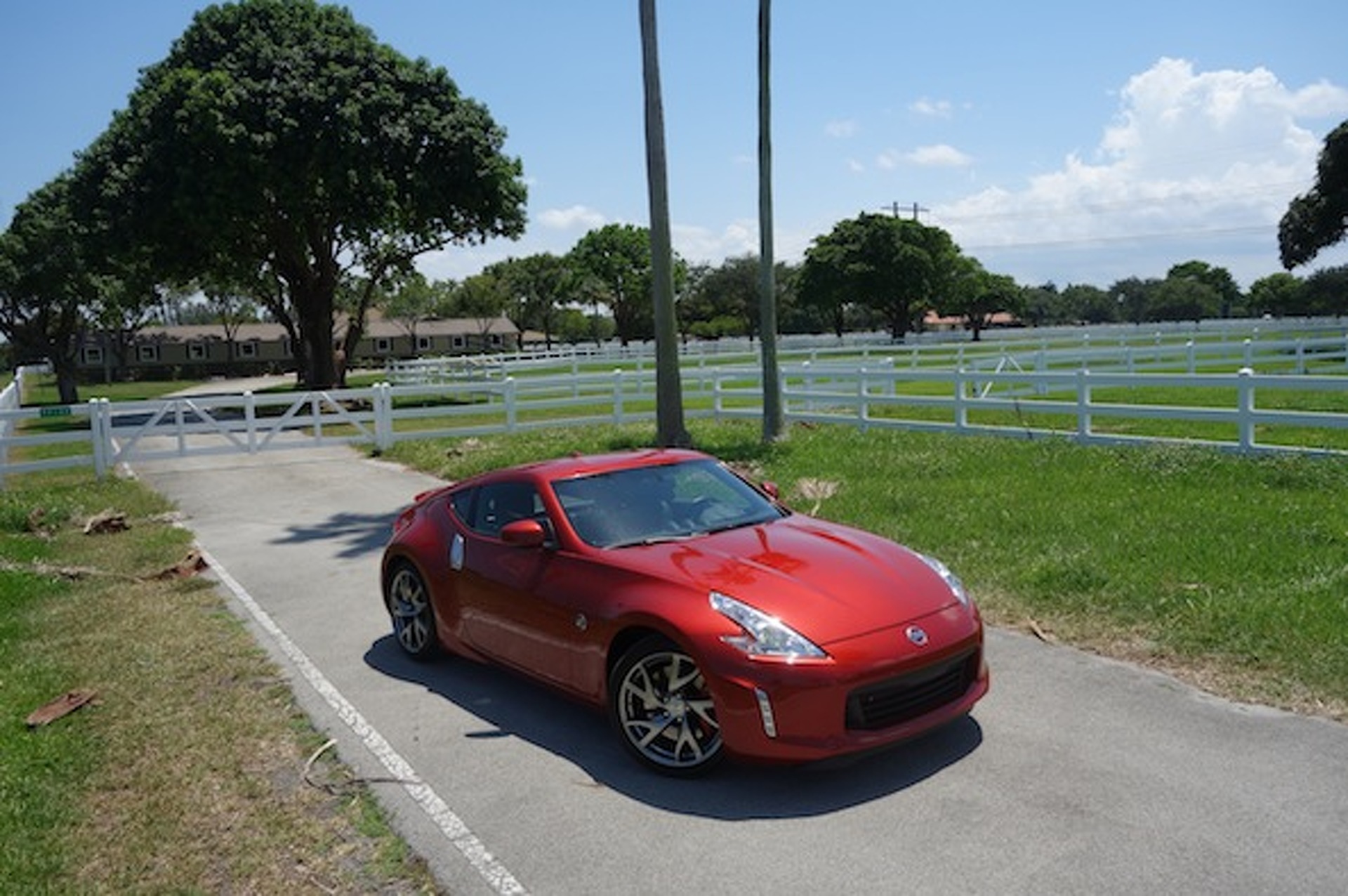 Nissan 370Z Review: A Pretty Face, Lacking Pace
