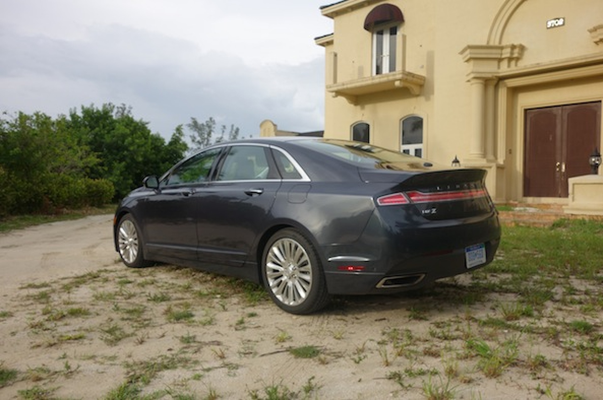 2013 Lincoln MKZ Review: Putting Lipstick on a Fusion