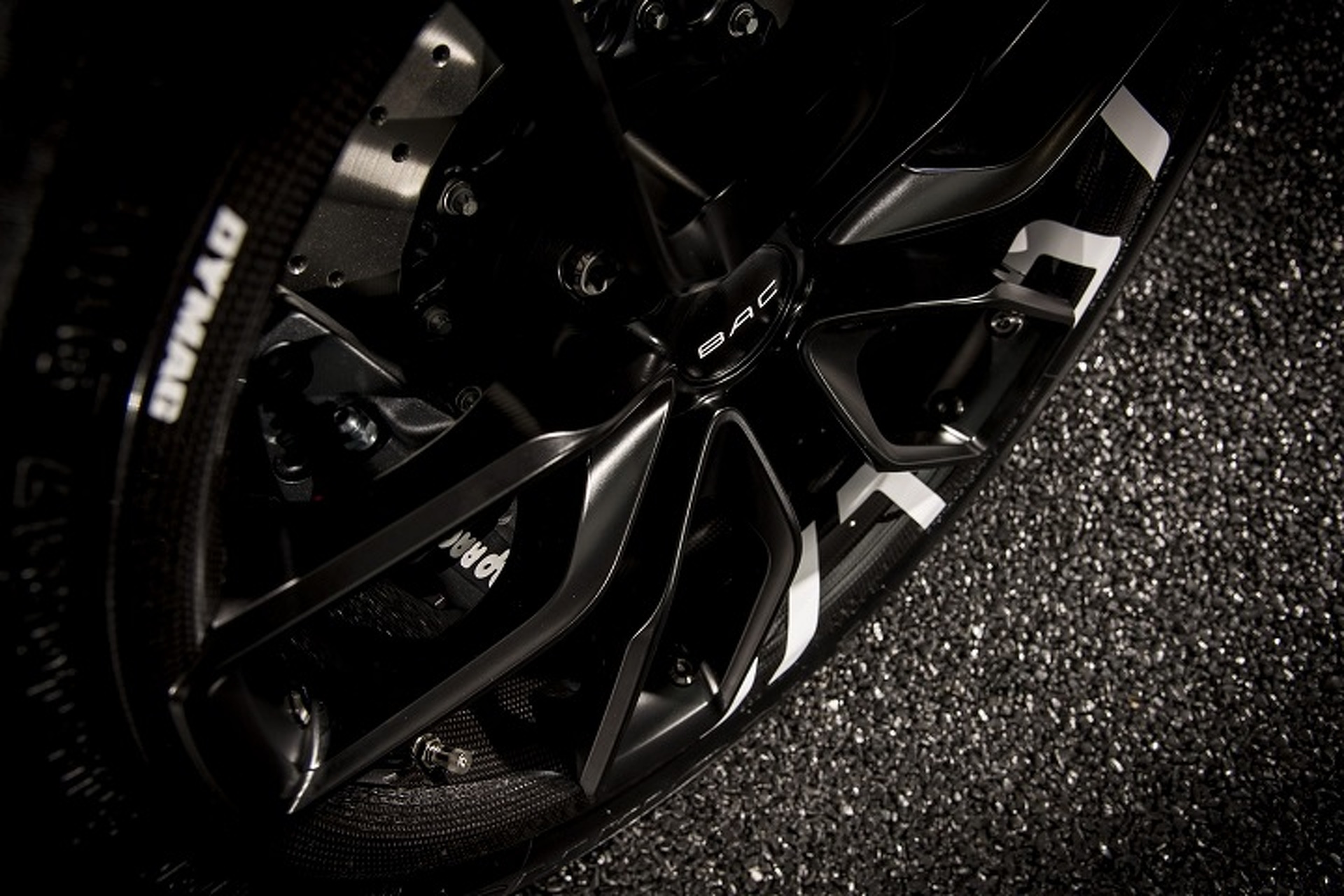 Track-Focused BAC Mono Gets Even Lighter With Carbon Composite Wheels