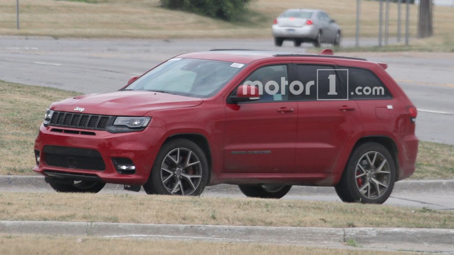 Jeep Grand Cherokee Trawkhawk Spy Shots