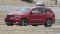 Jeep Grand Cherokee Trawkhawk Spy Shots