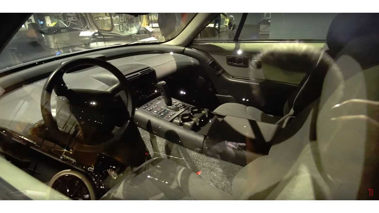 ev1-interier-like-tesla