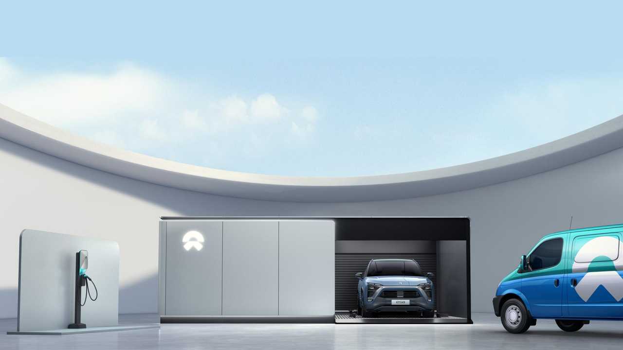 NIO ES8 - charging, battery swap of mobile charging vans