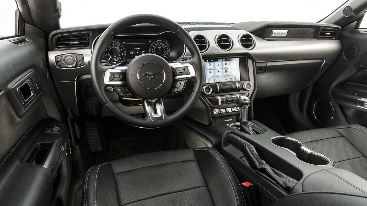 Comparativo: Camaro 2019 x Mustang