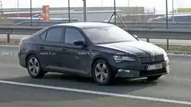 Skoda Superb 2019 Facelift Erlkönig