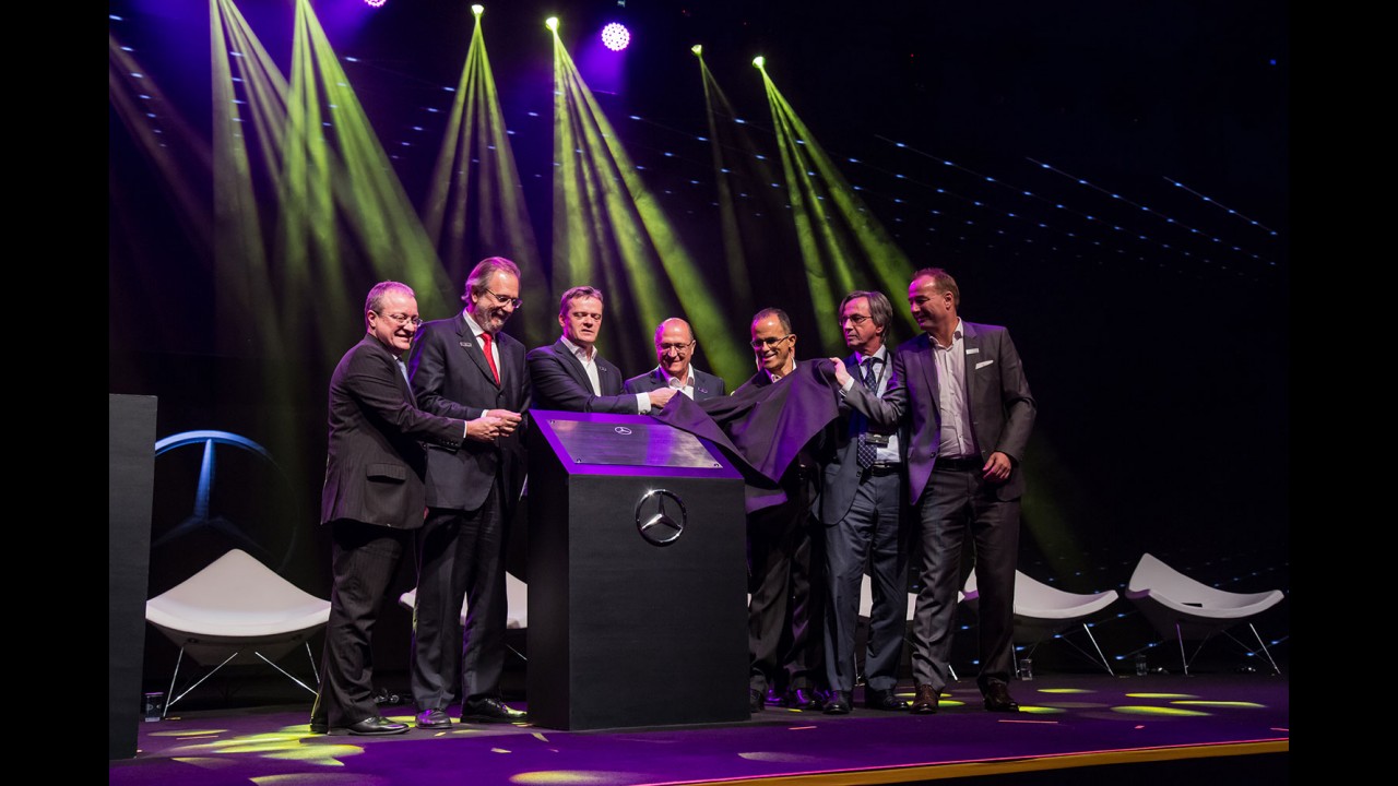 Mercedes inaugura nova fábrica no Brasil; Classe C é o primeiro modelo