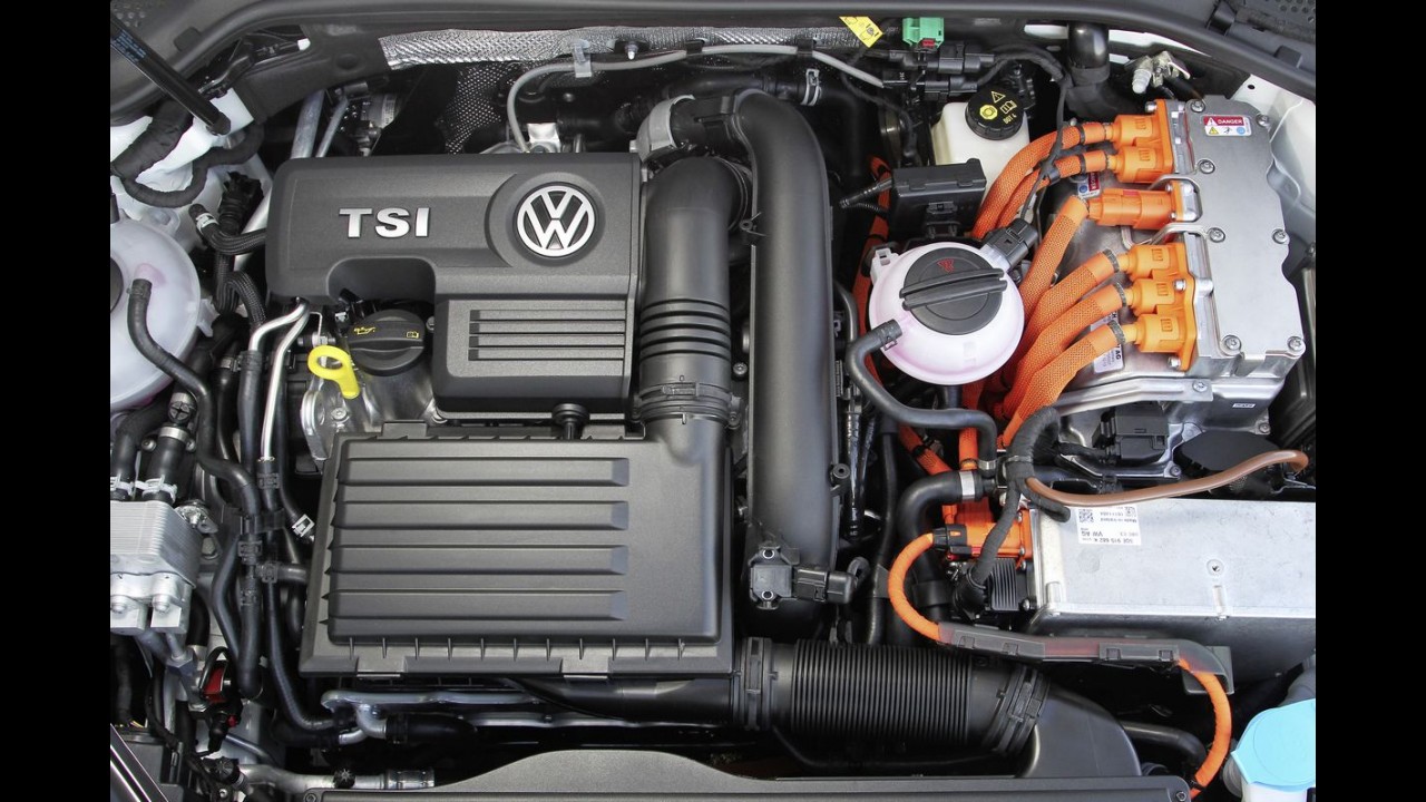 Volkswagen já testa Golf GTE no Brasil; esportivo plug-in híbrido tem 204 cv