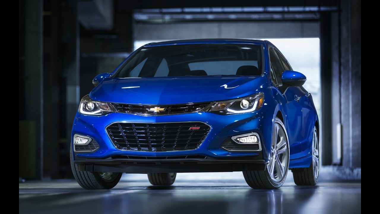 Flagra! Nova geração do Chevrolet Cruze já roda no Brasil