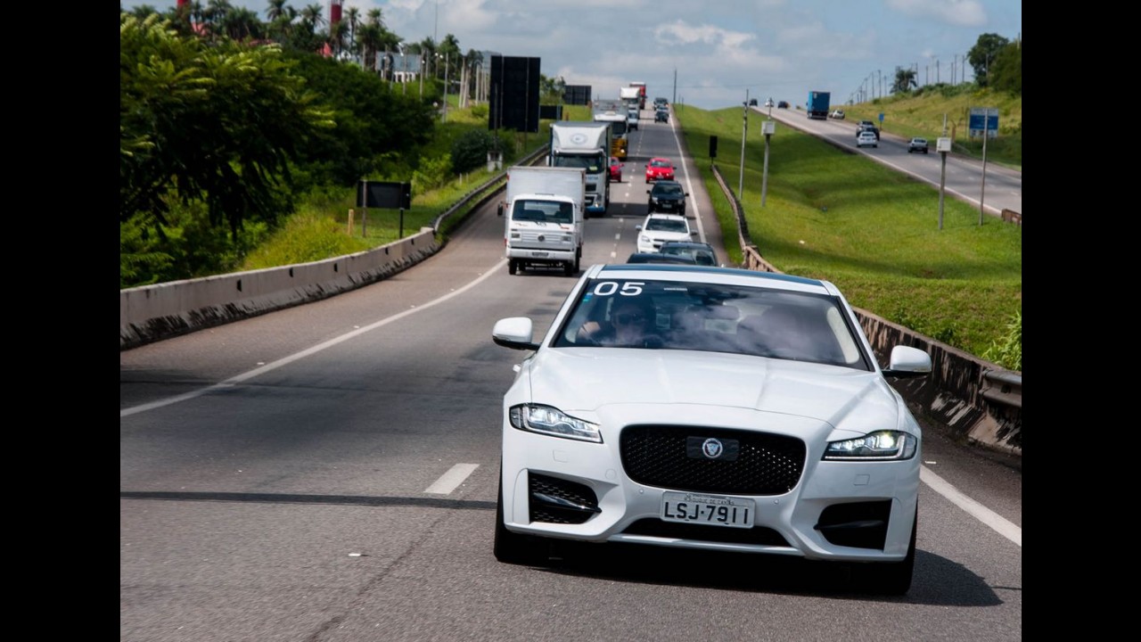 Volta Rápida: Jaguar XF bebe na fonte do XE e quer a liderança do segmento