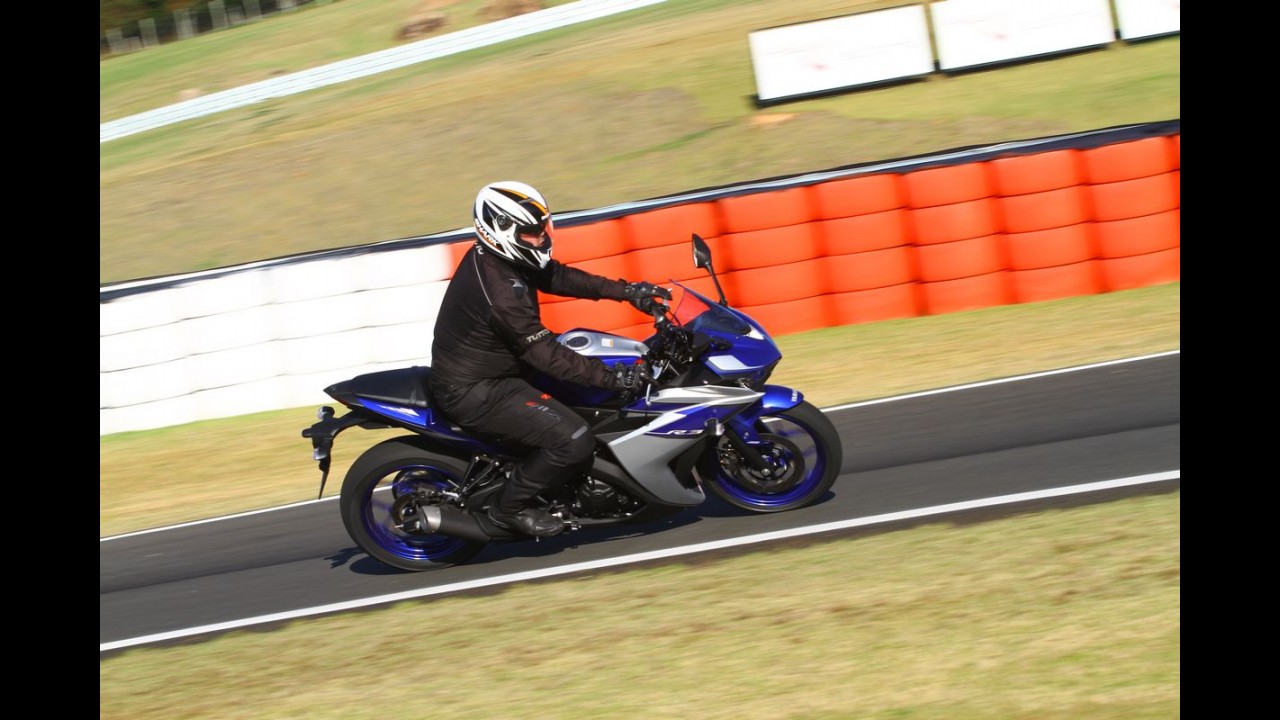 Volta rápida: Yamaha R3 vem infernizar a vida da Ninjinha