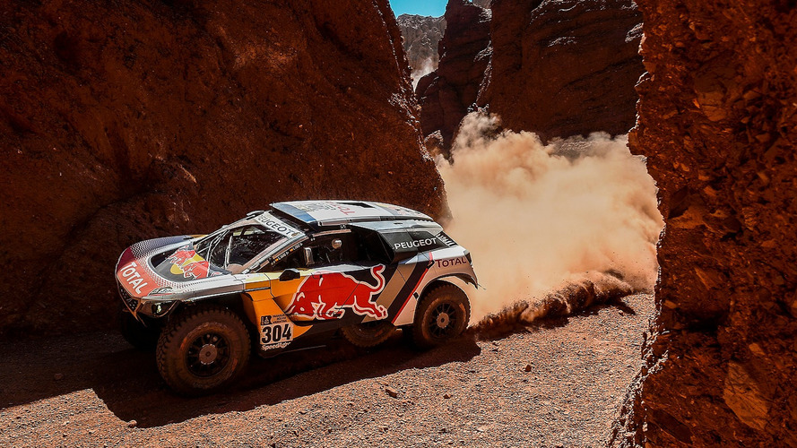 VIDÉO – La terrible cabriole du Peugeot 3008 DKR de Carlos Sainz sur le Dakar