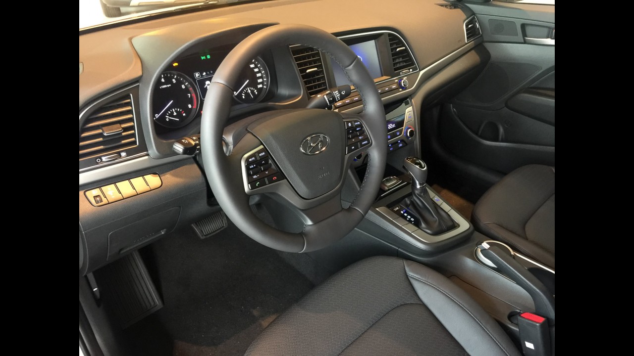 Novo Hyundai Elantra chega ao Brasil em três versões a partir de R$ 84.990