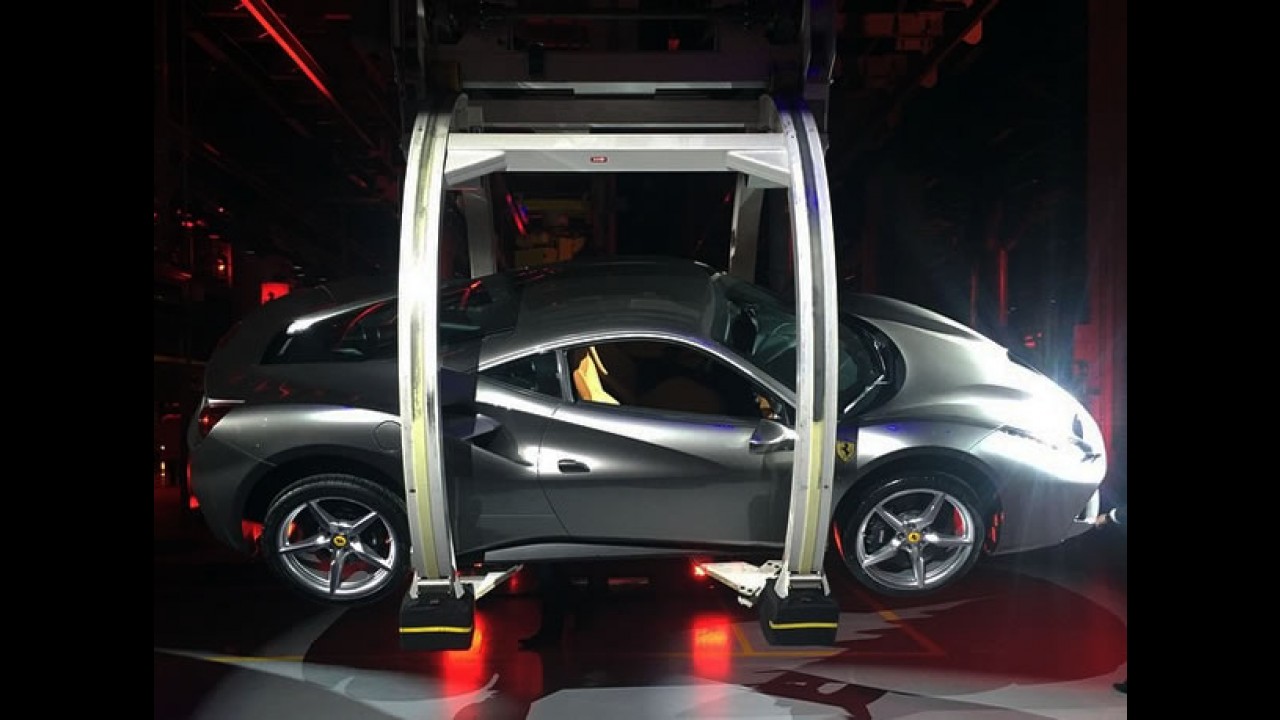 Ferrari 488 GTB de 670 cv faz estreia mundial em evento VIP - veja galeria