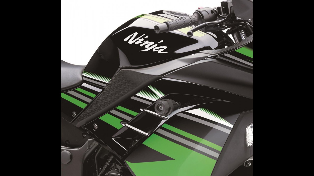 Kawasaki Ninja 300 traz novidades na linha 2017 - veja preços