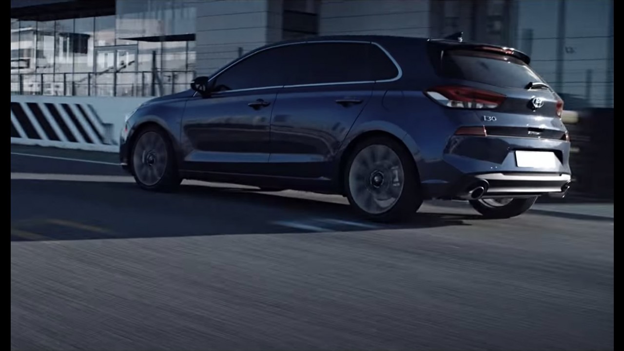 Vídeo: Hyundai i30 2017 aparece de novo, e agora com motor 1.6 turbo de 204 cv