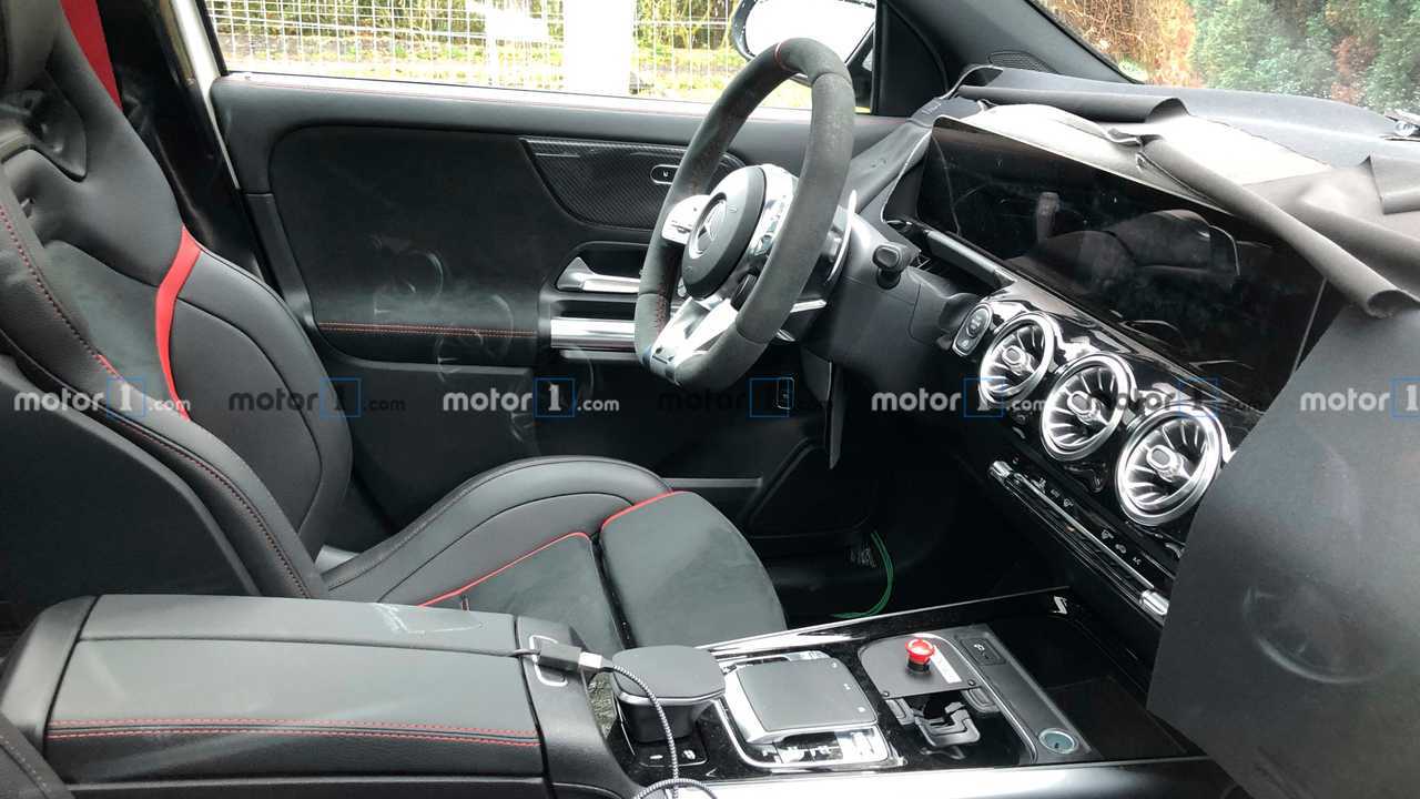 Mercedes-AMG GLA 45 4MATIC 2020, fotos espía