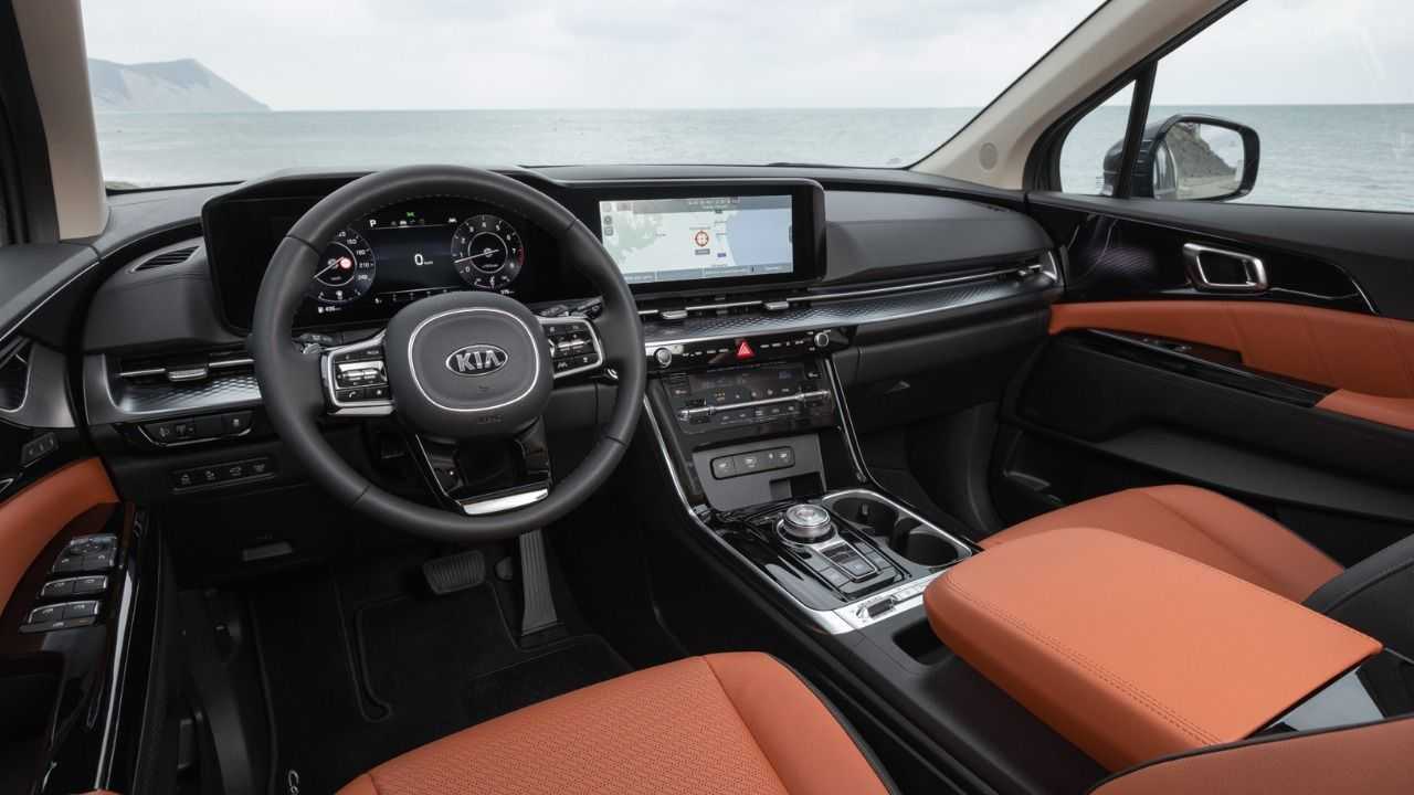 Kia Carnival в России, интерьер