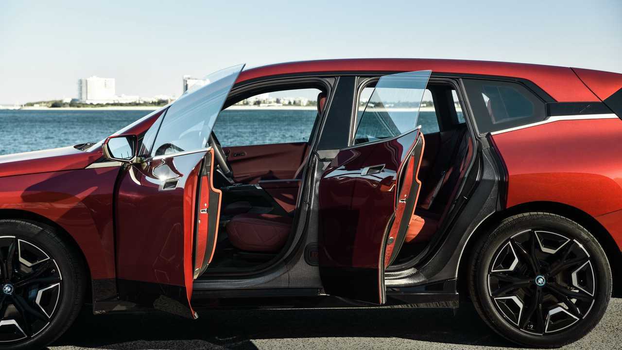 BMW iX (2021)