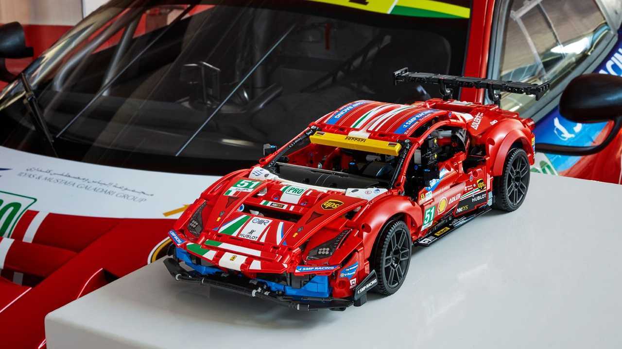 Lego insieme a Ferrari per la Ferrari eSport Series