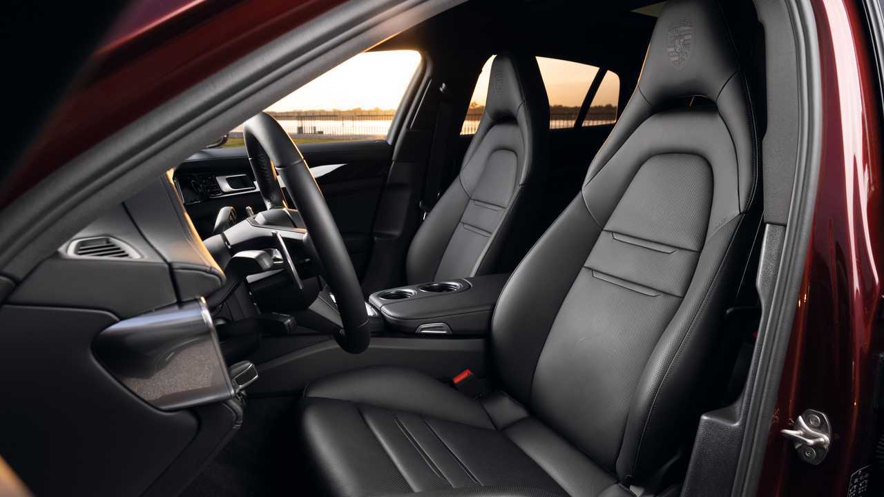 Обновленный Porsche Panamera, передние сиденья