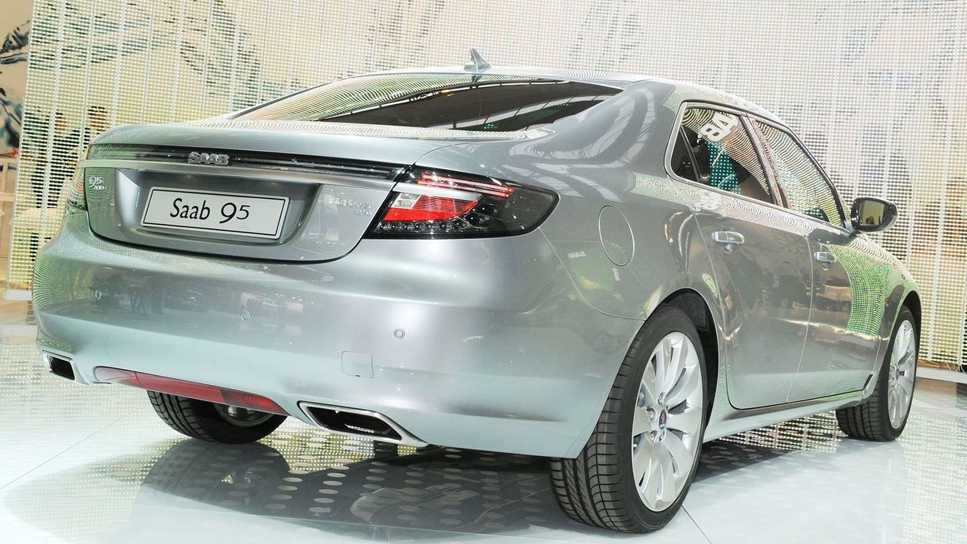 2009-182405-2010-saab-9-5-world-debut-at-2009-frankfurt-auto-show1.jpg