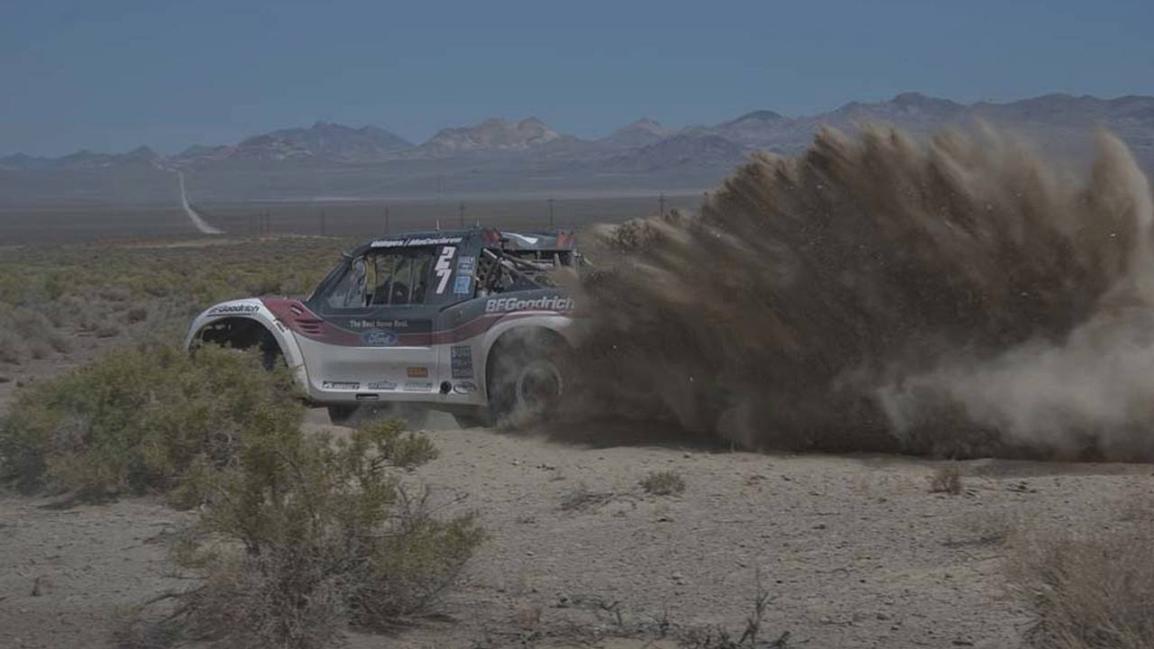 The team of Steve Oliges and Rob Mac are always the ones to watch out for at these races. Take a look at this custom paint job, which pays homage back to the nostalgic “Rough Riders” team of the 90’s.