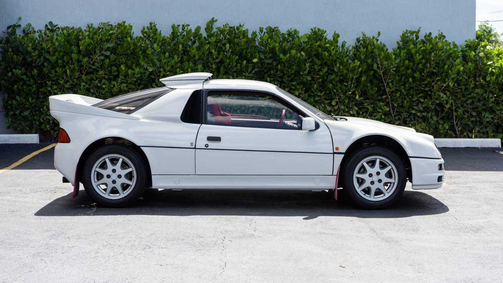 ford-rs200-omologata-rally-gruppo-b-1986-all-asta.jpg