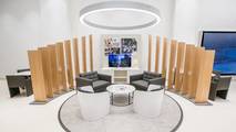 Jack Barclay Bentley showroom'u
