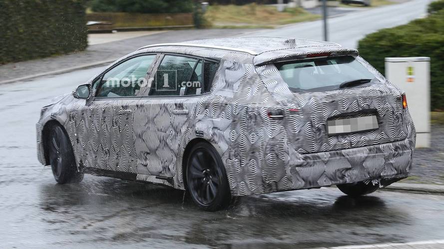 Nova Toyota Auris Touring Sports - Flagra