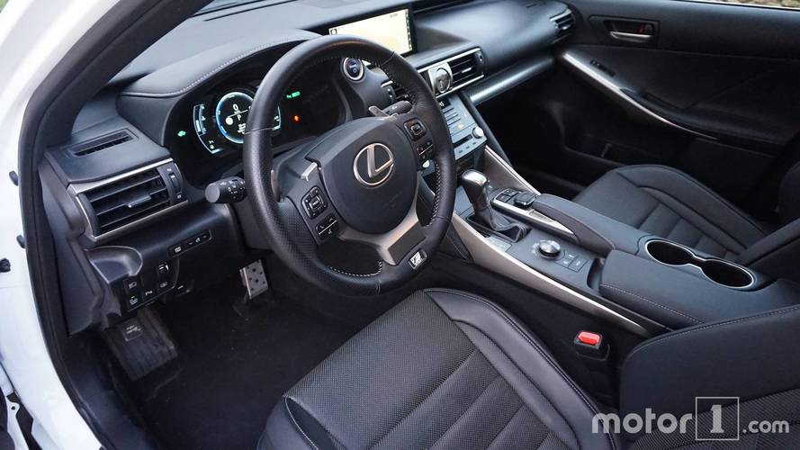 Essai Lexus IS 300h