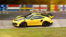Porsche GT2 RS, il record al Nurburgring
