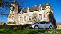 Essai Toyota Auros Hybrid