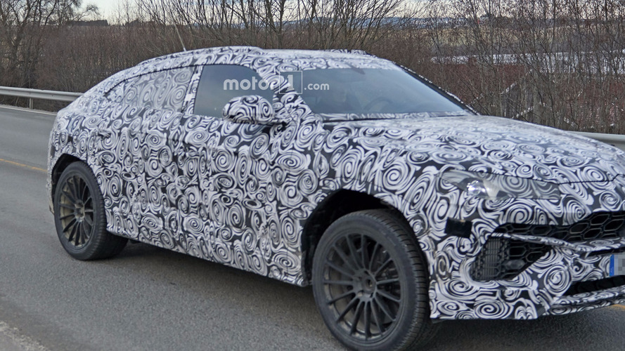 2018 Lamborghini Urus spy photo