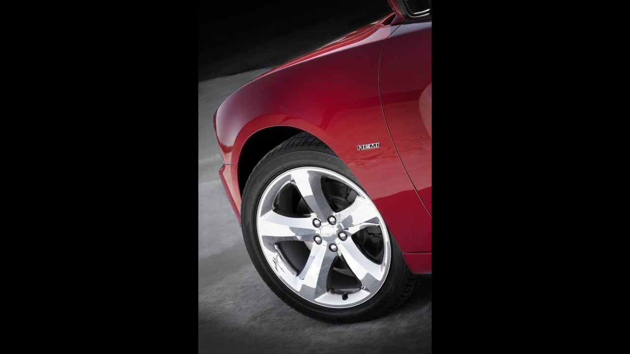 Dodge apresenta o nervoso Charger 2011 - Modelo virá ao Brasil - Veja fotos