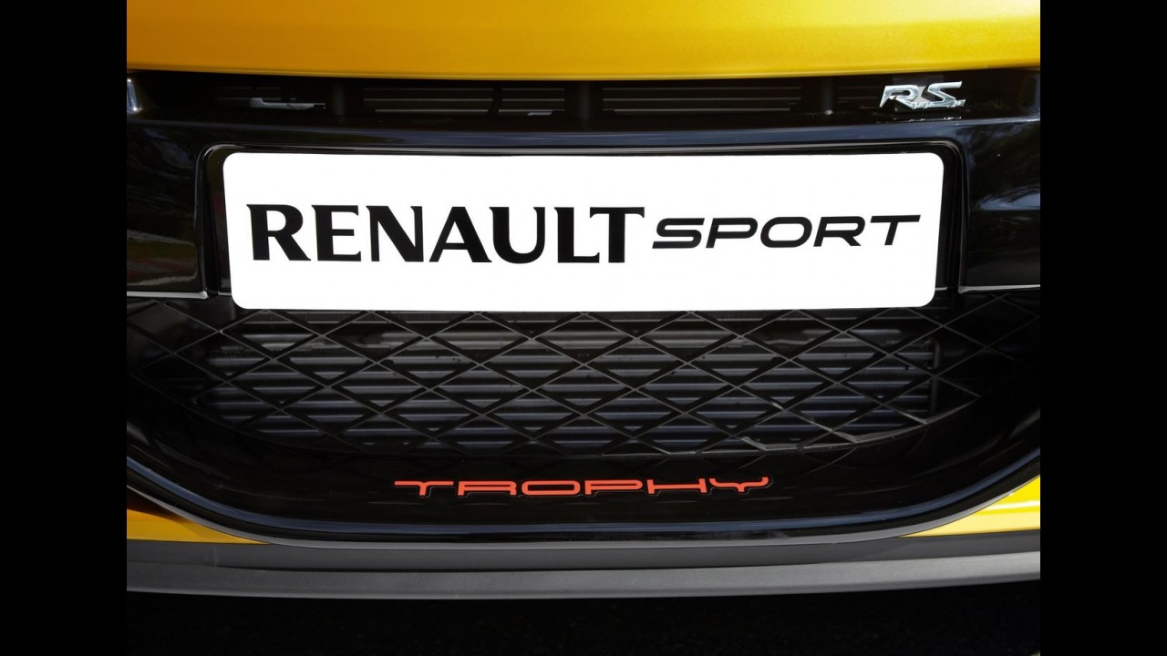 Renault Mégane RS Trophy 2012: série limitada em 500 unidades tem 265 cavalos