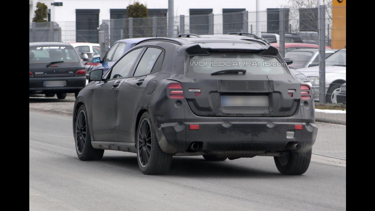 Mercedes-Benz GLA 45 AMG é flagrado na Alemanha
