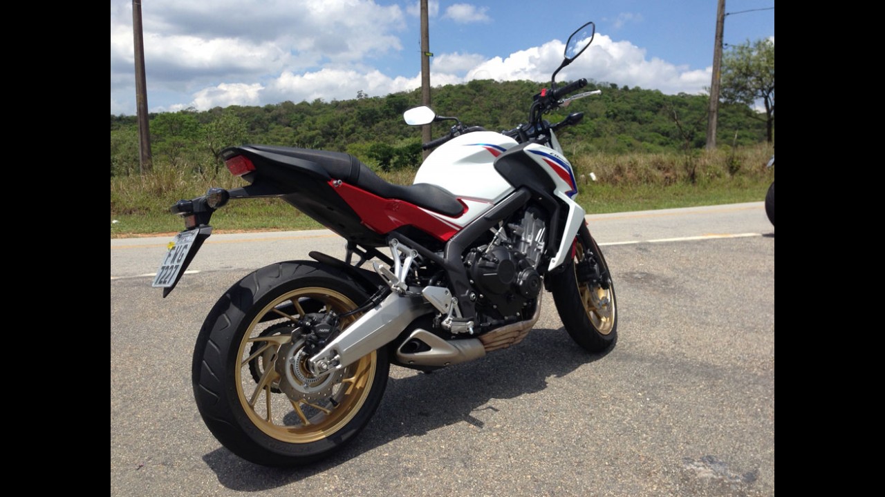 Garagem MOTO #2: Honda CB 650F chama atenção na cidade, mas prefere a estrada