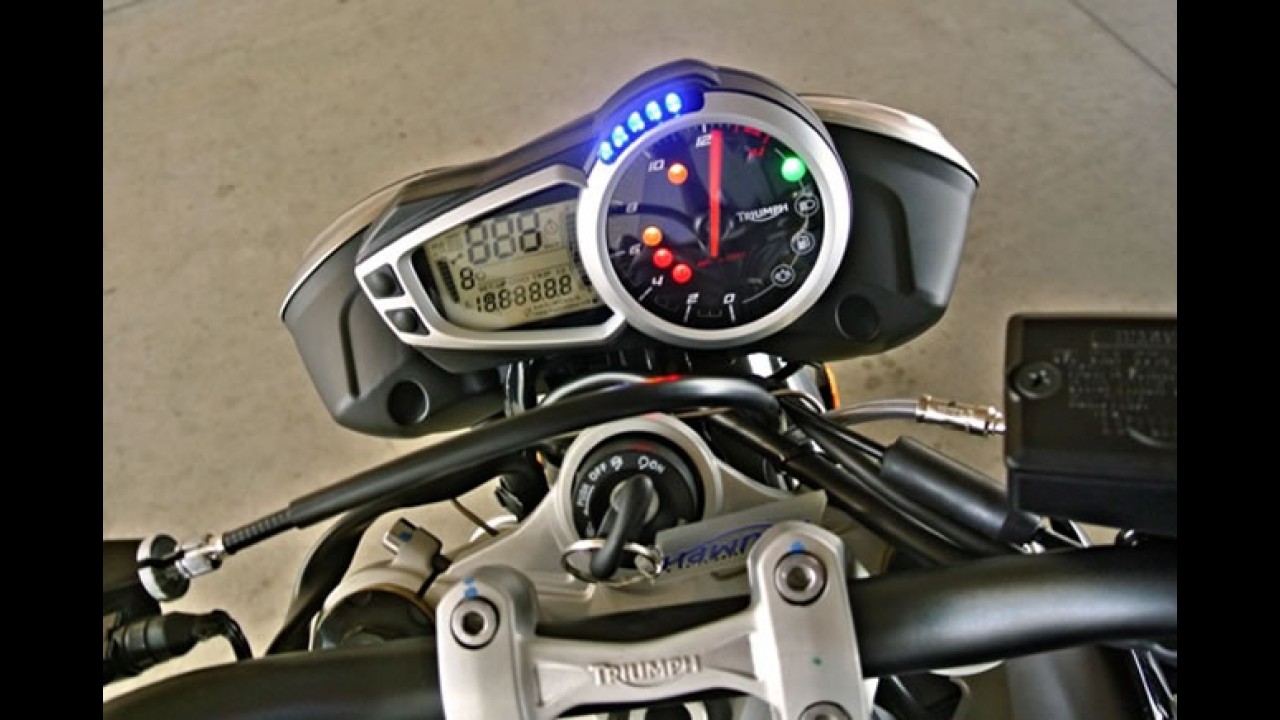 Volta rápida: Street Triple aposta no custo-diversão para peitar a Hornet