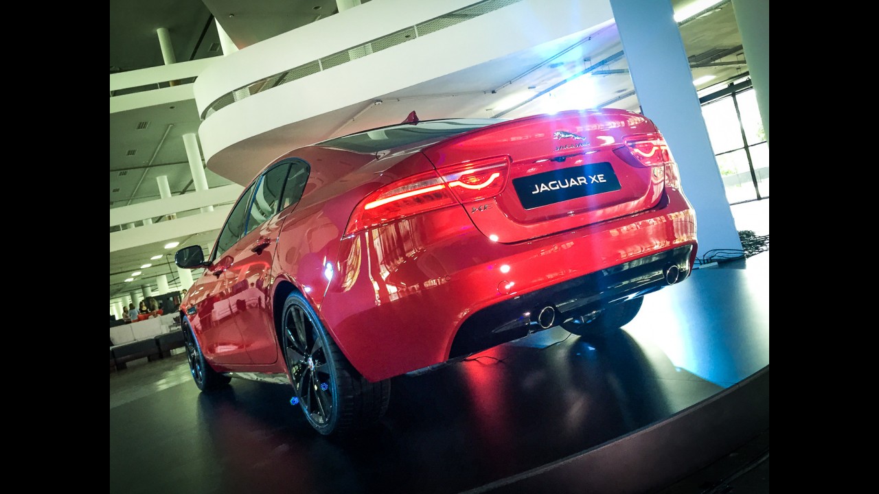 Jaguar lança XE no Brasil a partir de R$ 169.900 - sedã é rival de Série 3 e Classe C