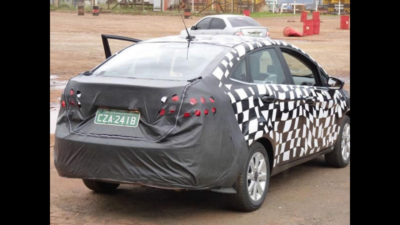 Novo Fiesta Sedan 2011 - Nova geração camuflada é flagrada novamente no Brasil