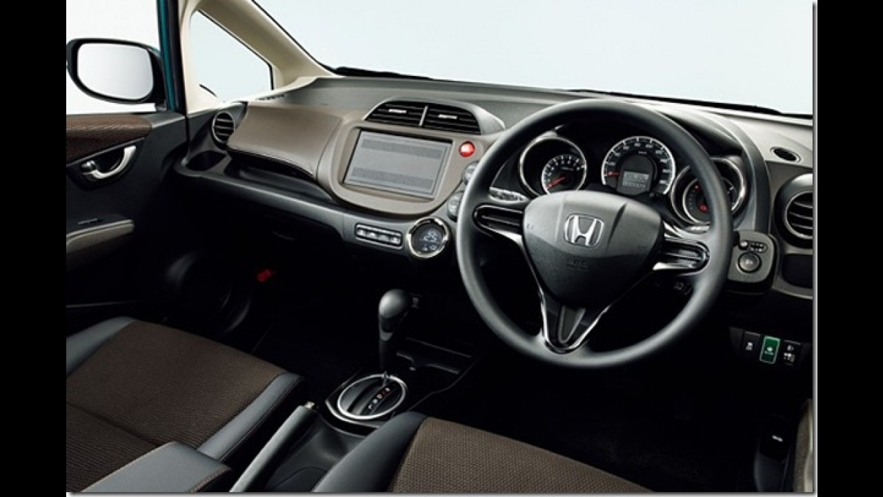 Honda Fit Shuttle é lançada no Japão em versões híbrida e a gasolina