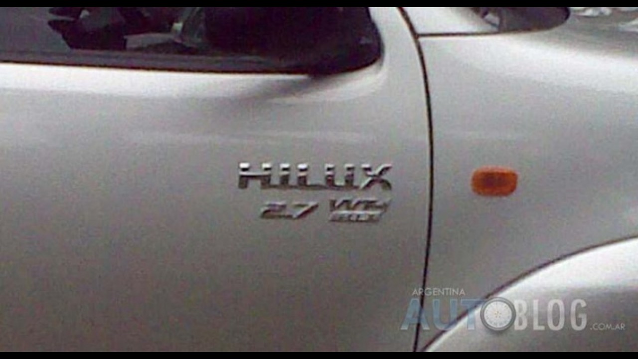 Toyota Hilux 2012 com visual reestilizado e motor flex já roda sem disfarces na Argentina